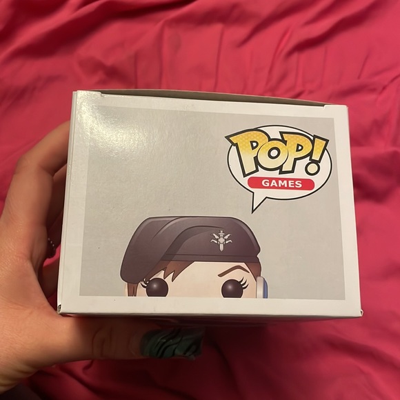 BRAND NEW IN BOX EVOLVE VAL FUNKO POP # 38 (POP! Games) - Picture 3 of 6